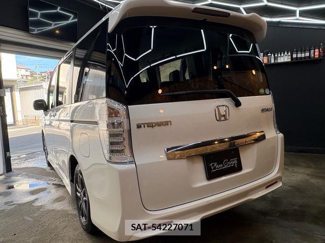 Honda e 2012-07 8010424-3
