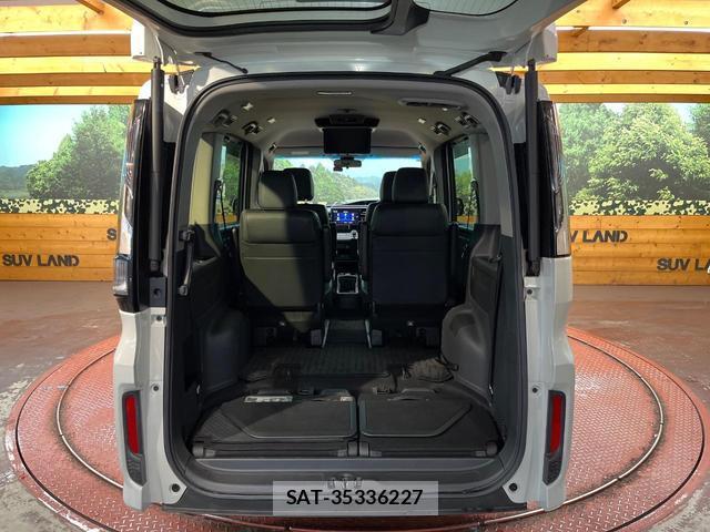 Honda e 2017-09 8010517-10