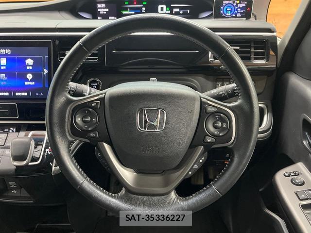 Honda e 2017-09 8010517-11