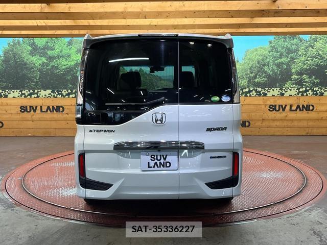 Honda e 2017-09 8010517-15