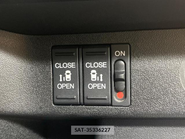 Honda e 2017-09 8010517-5