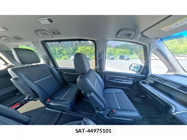 Honda e 2015-08 8010549-12