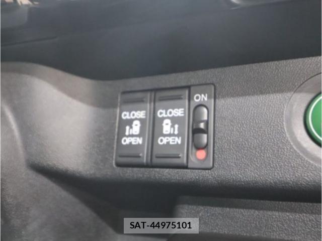 Honda e 2015-08 8010549-15