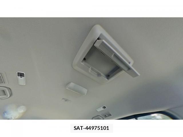 Honda e 2015-08 8010549-16