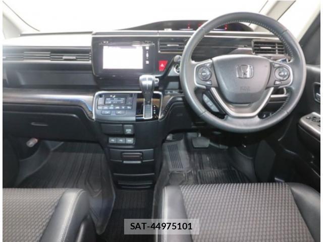 Honda e 2015-08 8010549-2