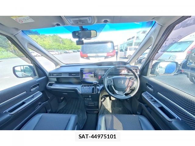 Honda e 2015-08 8010549-5