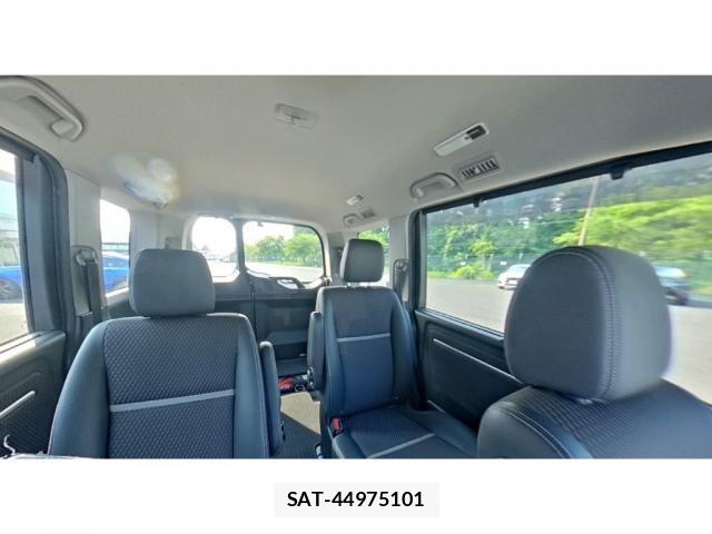 Honda e 2015-08 8010549-6