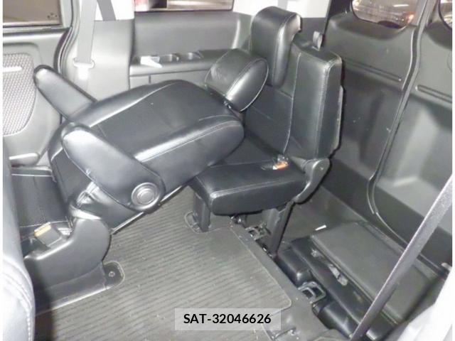 Honda e 2015-11 8010559-6