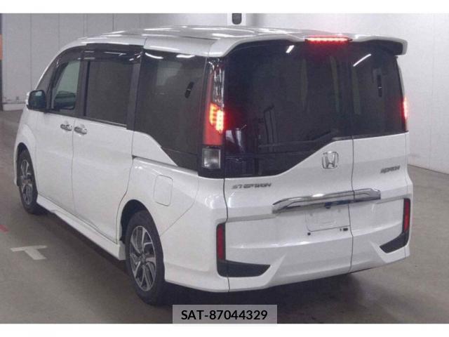 Honda e 2015-06 8010564-1