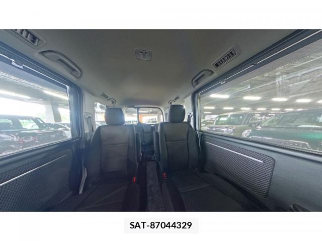 Honda e 2015-06 8010564-6