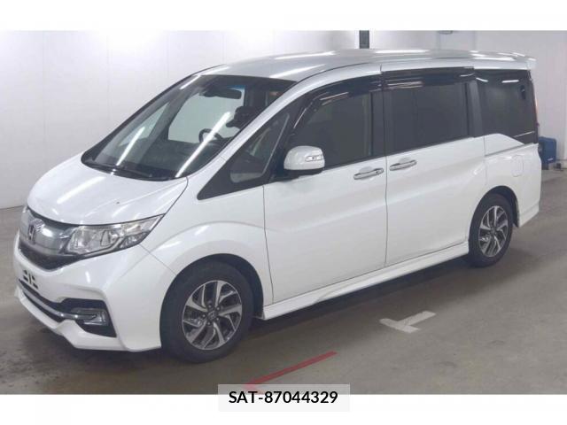 Honda e 2015-06 8010564-8