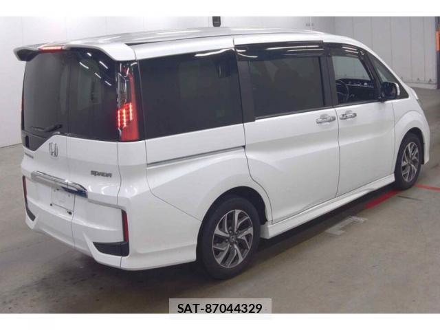 Honda e 2015-06 8010564-9