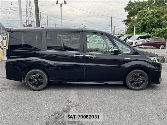 Honda e 2019-06 8010771-8