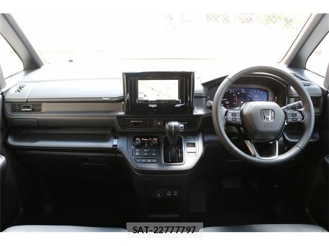 Honda e 2025-10 8010780-17