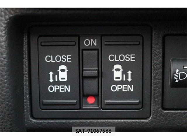 Honda e 2025-10 8010781-4