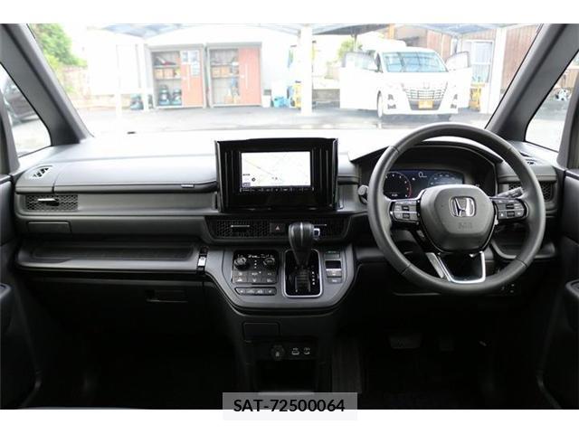 Honda e 2025-10 8010783-18