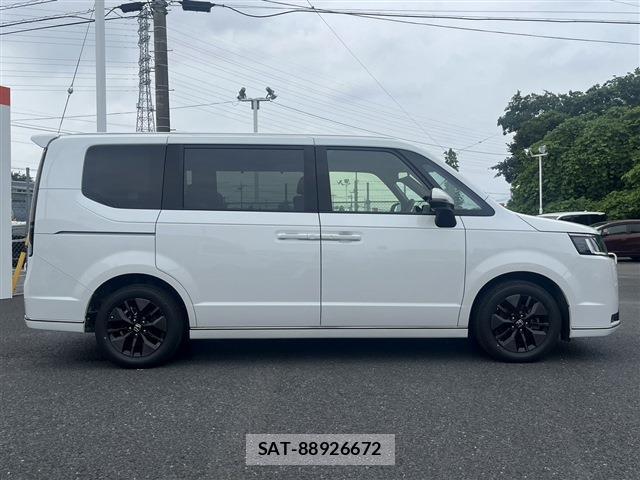 Honda e 2025-10 8010785-8