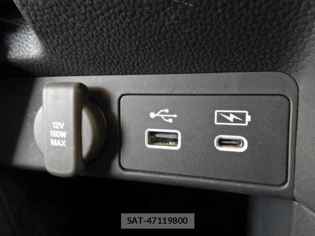 Honda e 2023-02 8011005-11