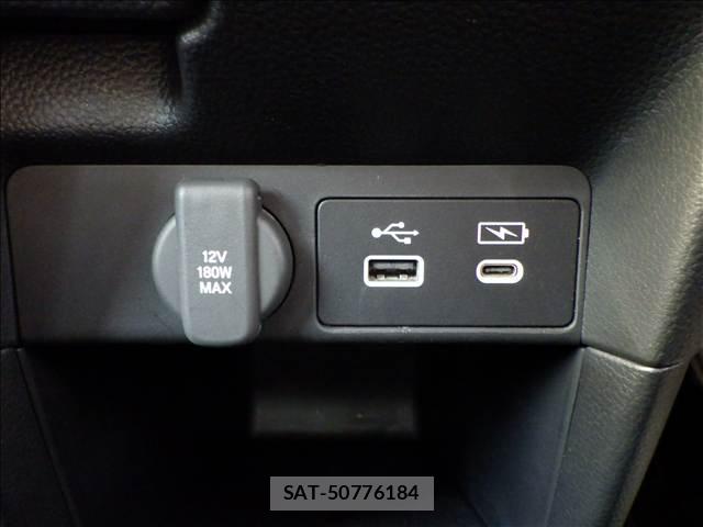 Honda e 2022-11 8011007-8
