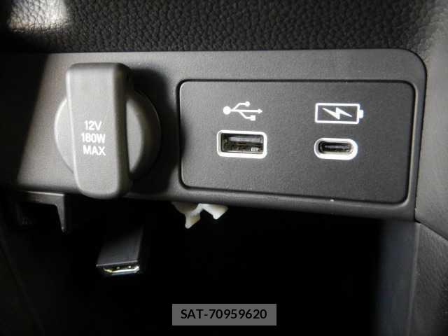 Honda e 2022-06 8011030-11