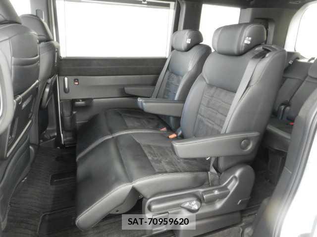 Honda e 2022-06 8011030-17