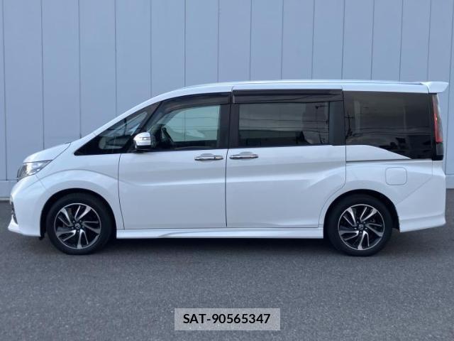 Honda e 2017-08 8011343-1