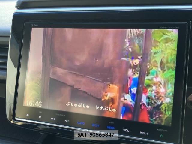 Honda e 2017-08 8011343-12