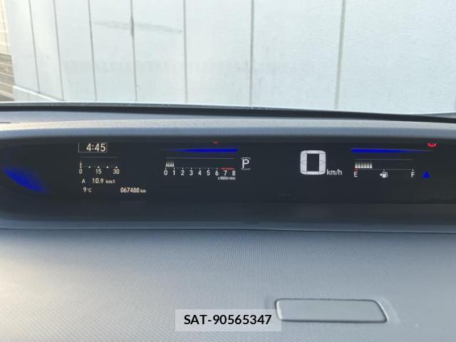 Honda e 2017-08 8011343-13