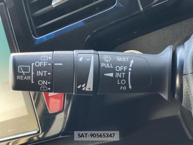 Honda e 2017-08 8011343-15