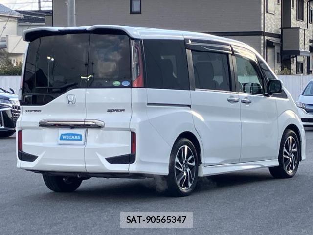 Honda e 2017-08 8011343-2