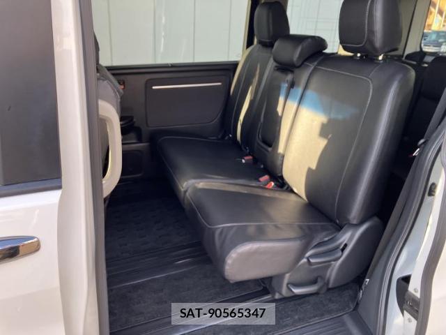Honda e 2017-08 8011343-7