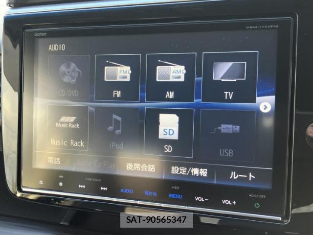 Honda e 2017-08 8011343-8