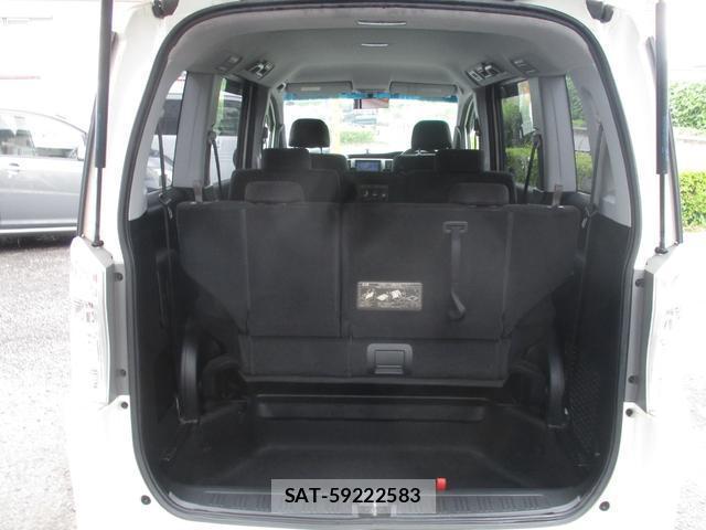 Honda e 2010-02 8011421-1