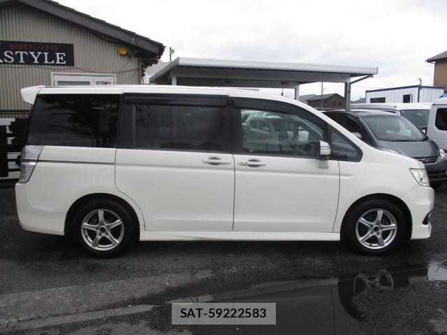 Honda e 2010-02 8011421-3