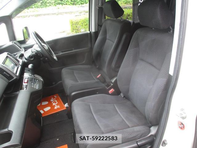 Honda e 2010-02 8011421-5