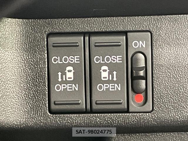 Honda e 2018-08 8011584-4