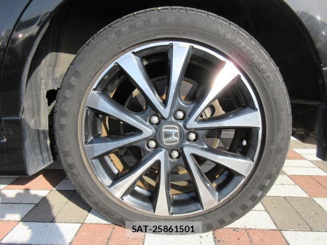Honda e 2012-05 8011652-12