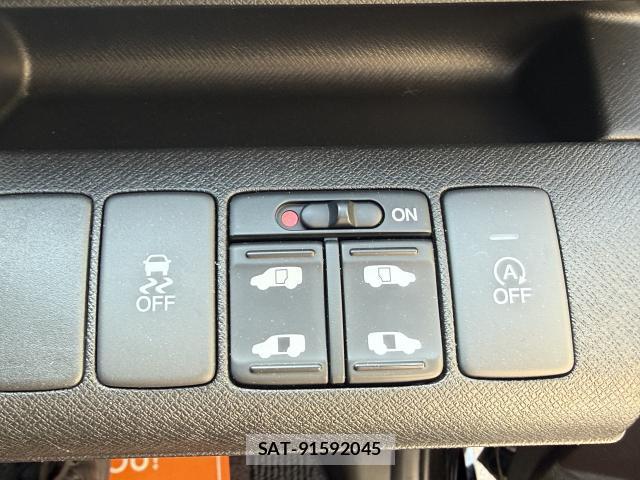 Honda e 2013-05 8012043-18