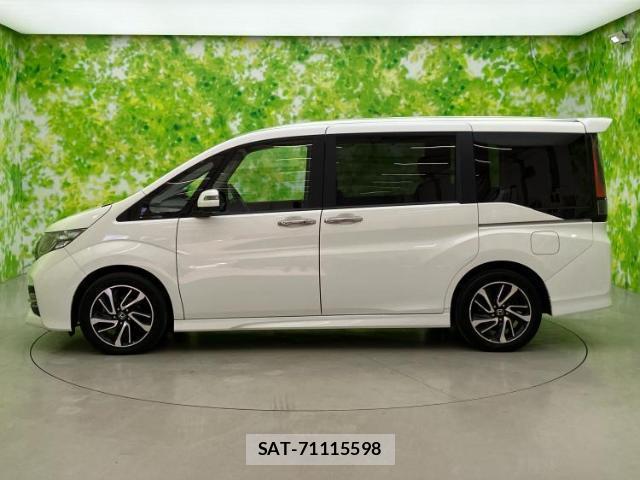 Honda e 2015-04 8012168-1