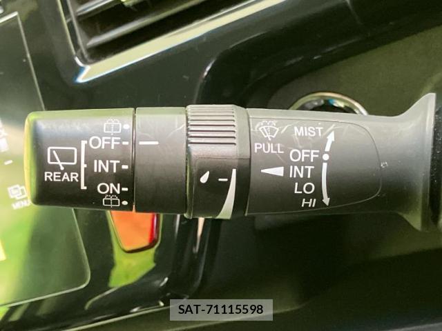Honda e 2015-04 8012168-17