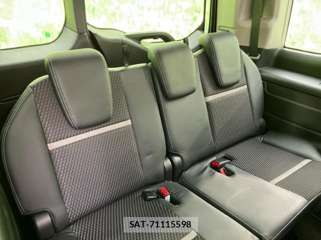 Honda e 2015-04 8012168-5