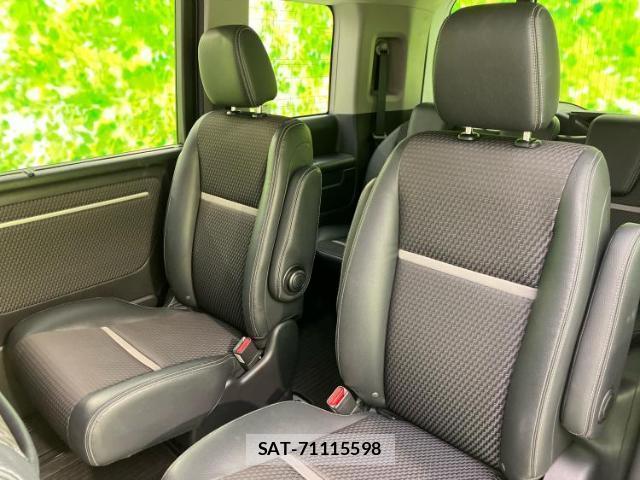 Honda e 2015-04 8012168-7