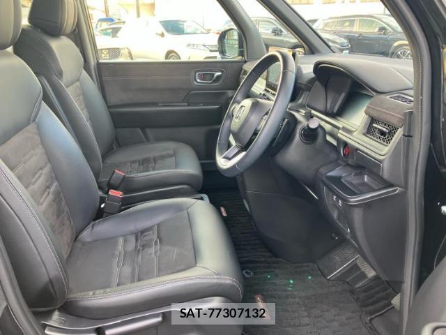 Honda e 2023-11 8012173-3