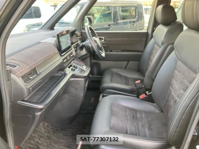 Honda e 2023-11 8012173-6