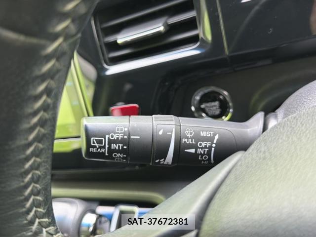 Honda e 2015-06 8012177-16
