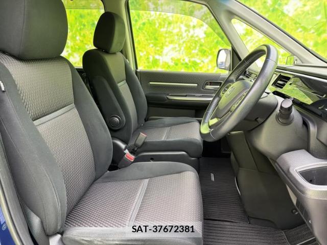 Honda e 2015-06 8012177-4