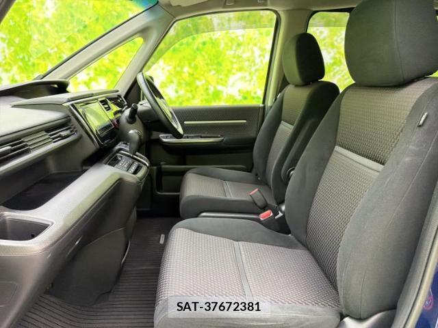 Honda e 2015-06 8012177-5