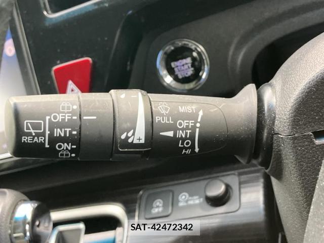 Honda e 2017-07 8012215-16