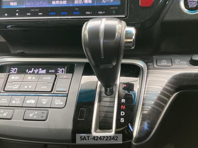 Honda e 2017-07 8012215-17