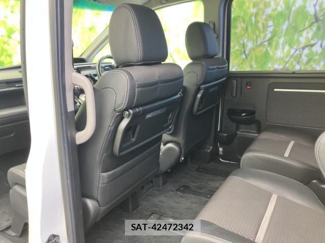 Honda e 2017-07 8012215-7